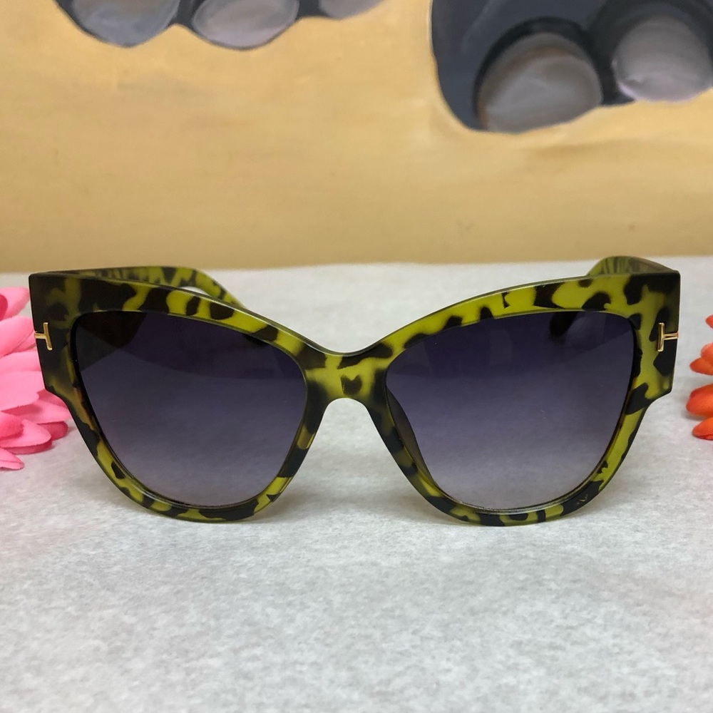 Retro Leopard print cat eye sunglasses